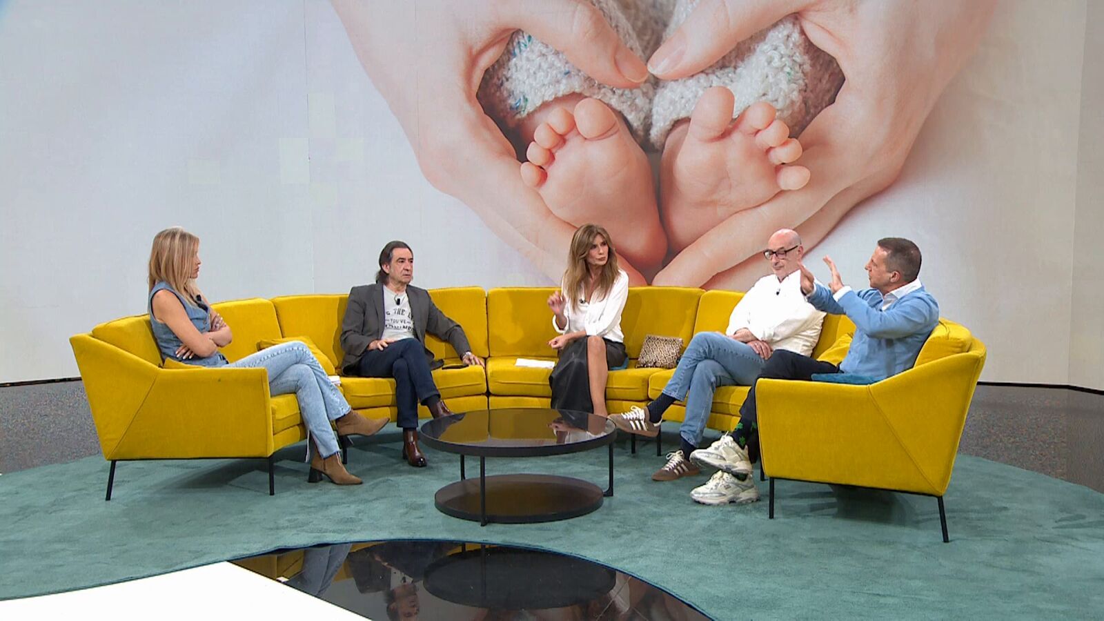 El rifirrafe entre Cristóbal Soria y Ángel Antonio por la posibilidad de prohibir los partos en casa: 