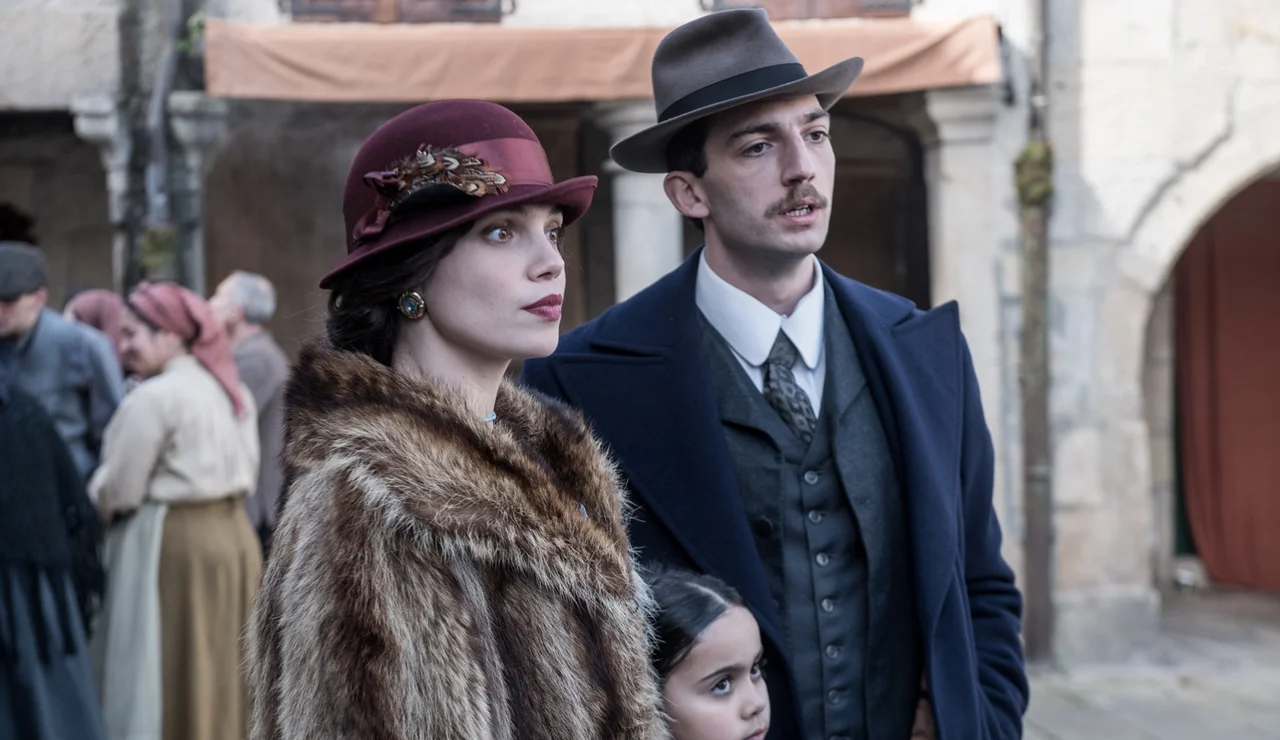 La cobardía de Gustavo desespera a Catalina: la joven se marcha con Braulio y con su hija a Argentina