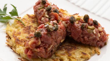 Patatas hash brown con steak tartar de Joseba Argui&ntilde;ano