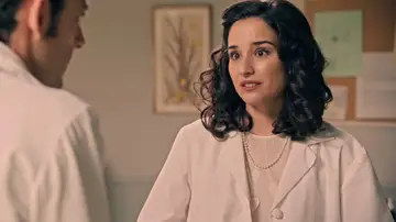 Cristina consigue una vacante en París... ¡Y Luis se entera de sopetón! Cristina consigue una vacante en París... ¡Y Luis se entera de sopetón!