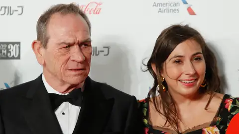 Tommy Lee Jones junto a su hija Victoria en 2017 Tommy Lee Jones junto a su hija Victoria en 2017
