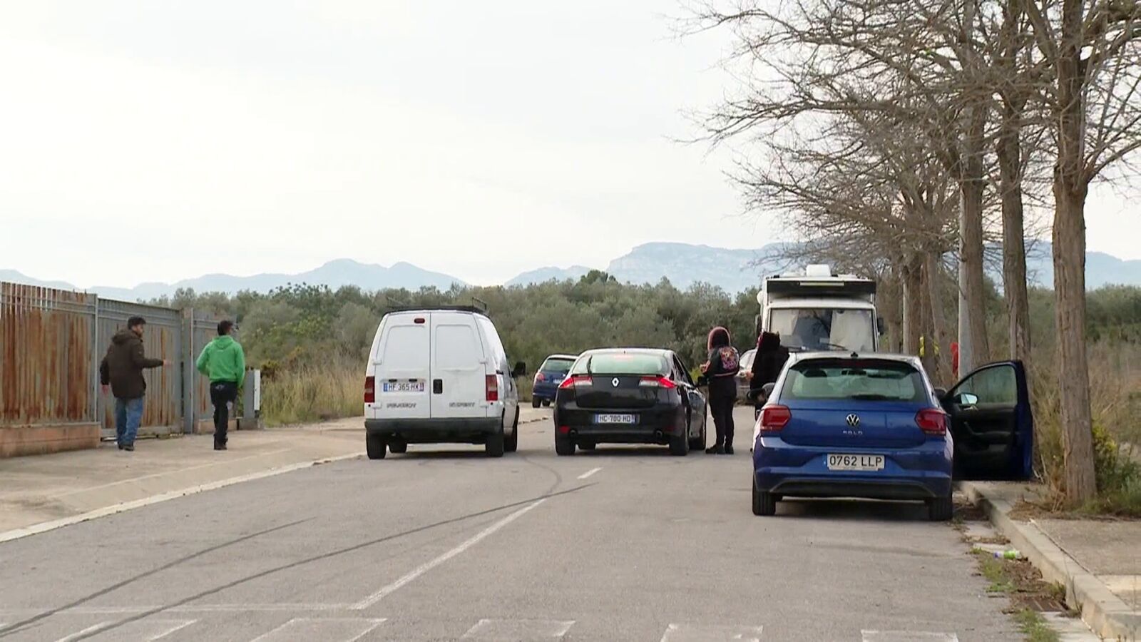 Una rave ilegal reúne a cerca de 1.000 personas en una nave abandonada de La Sénia