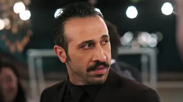 Fiesta en la mansión Korhan: la pedida de Abidin y Aysel esconde la historia de amor más dolorosa Fiesta en la mansión Korhan: la pedida de Abidin y Aysel esconde la historia de amor más dolorosa