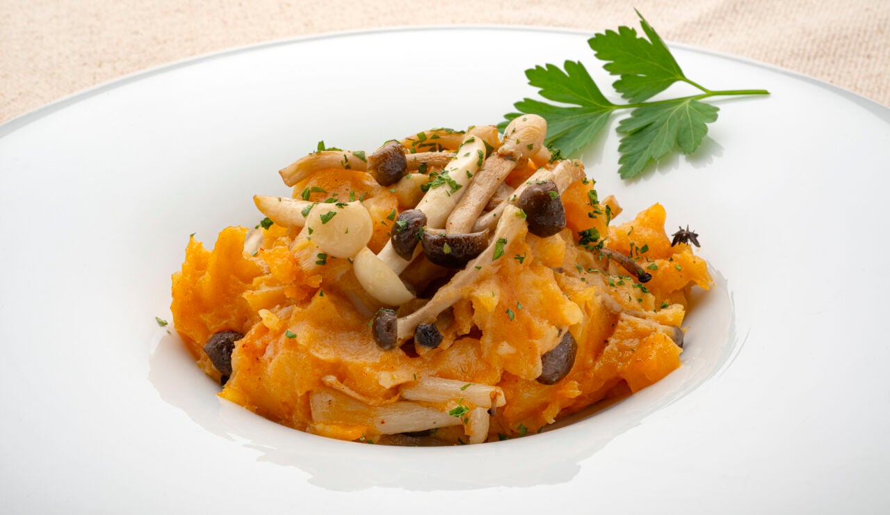 Patatas revolconas con setas