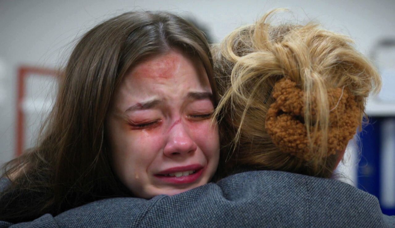 Bahar y Rengin descubren el horror que vivieron Umay y Parla y juran protegerlas: &ldquo;Se acab&oacute;, ya est&aacute;is a salvo&rdquo;