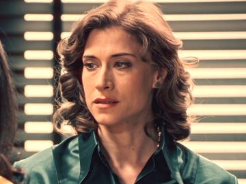 Cloe le cuenta a Marta sus sospechas: cree que Gabriel y Brossard se traen algo entre manos 