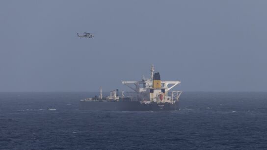 Rusia despliega un submarino para escoltar un petrolero que EE. UU. intenta confiscar en Venezuela