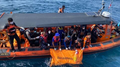 Parte del operativo de b&uacute;squeda del barco tur&iacute;stico