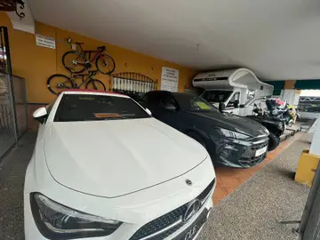 Los coches de la cesta de Navidad Los coches de la cesta de Navidad