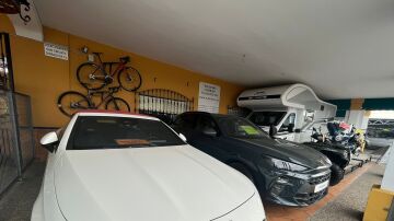 Los coches de la cesta de Navidad