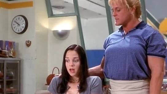 Jayne Trcka en Scary Movie con Anna Faris Jayne Trcka en Scary Movie con Anna Faris