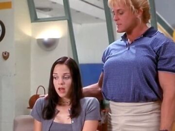 Jayne Trcka en Scary Movie con Anna Faris Jayne Trcka en Scary Movie con Anna Faris