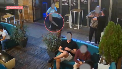 Apu&ntilde;alamiento en un bar de Mazarr&oacute;n