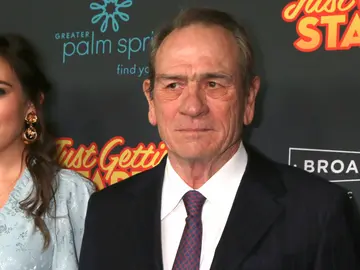 Tommy Lee Jones y Victoria Jones Tommy Lee Jones y Victoria Jones