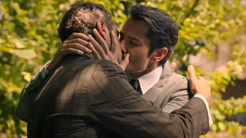 Pelayo le declara su amor a Darío y le hace una inesperada propuesta: “Vente conmigo a México” Pelayo le declara su amor a Darío y le hace una inesperada propuesta: “Vente conmigo a México”