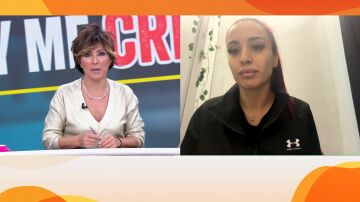 Criticada por regalarle un m&oacute;vil a su hija