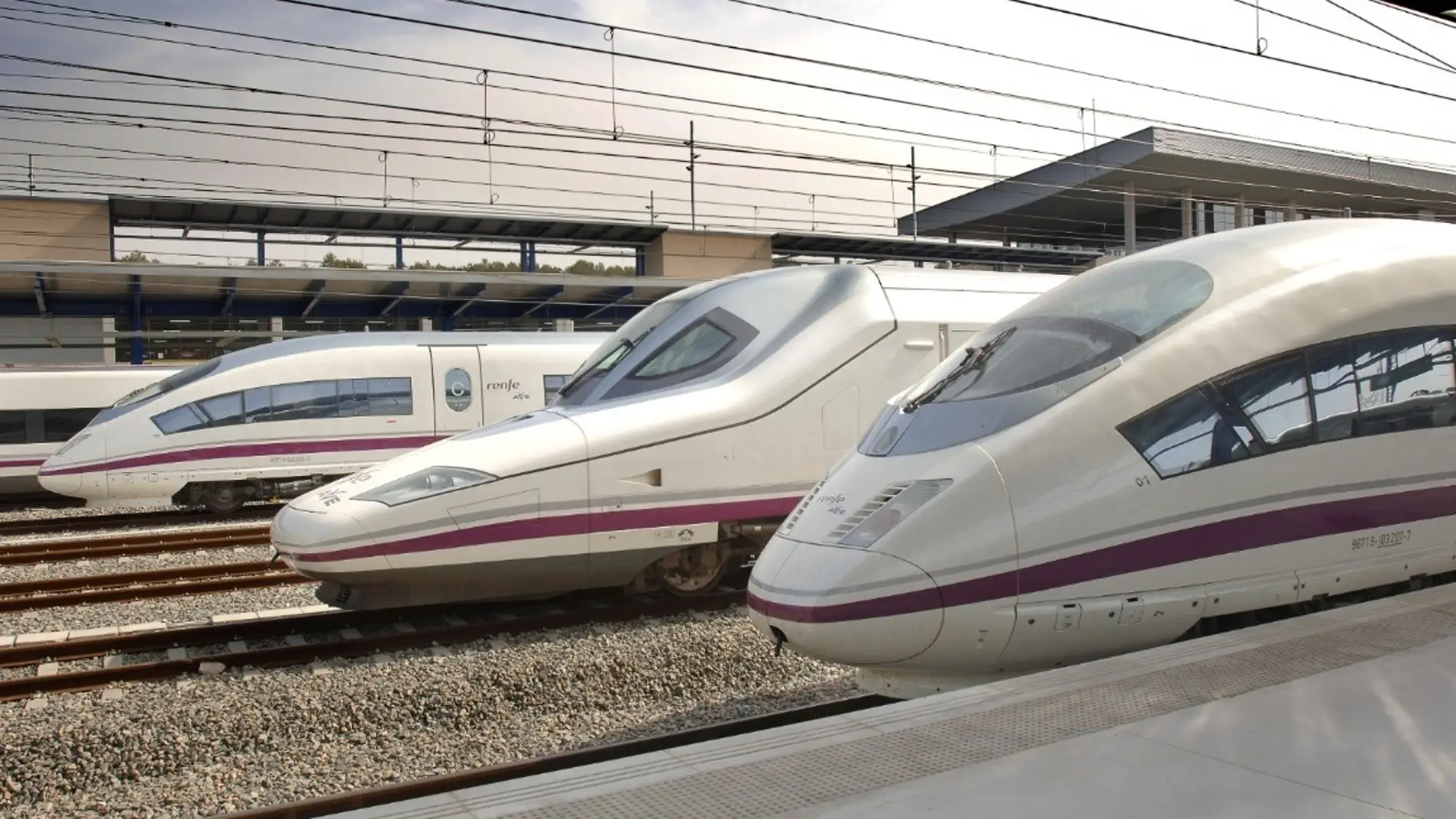 Un robo de cable interrumpe trenes de alta velocidad Un robo de cable interrumpe trenes de alta velocidad