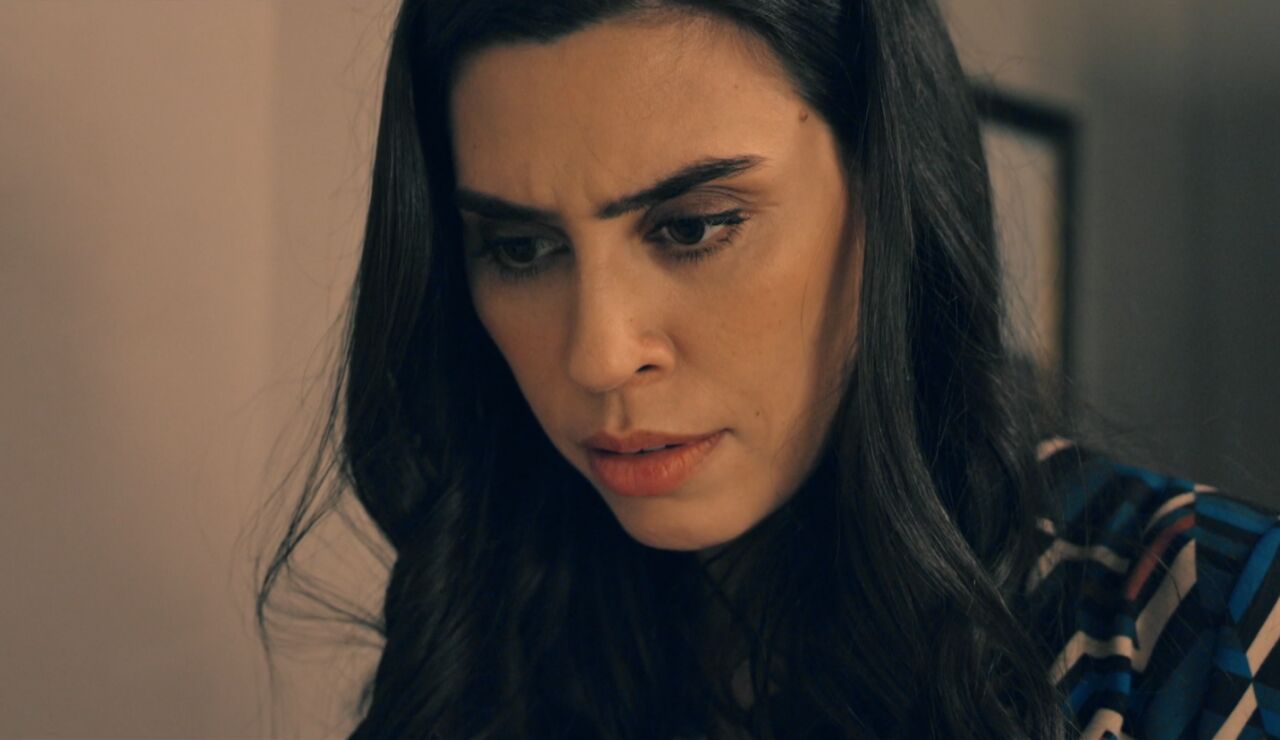 Mar&iacute;a roba el diario de Marta descubriendo su secreto mejor guardado, &iexcl;su relaci&oacute;n con Fina!