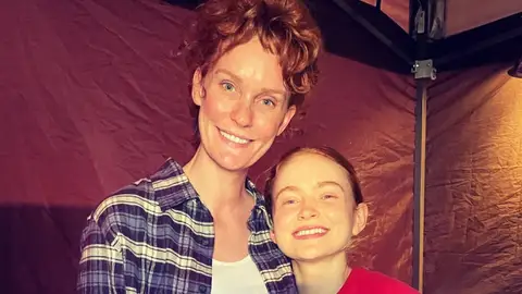Jennifer Marshall y Sadie Sink de Stranger Things Jennifer Marshall y Sadie Sink de Stranger Things