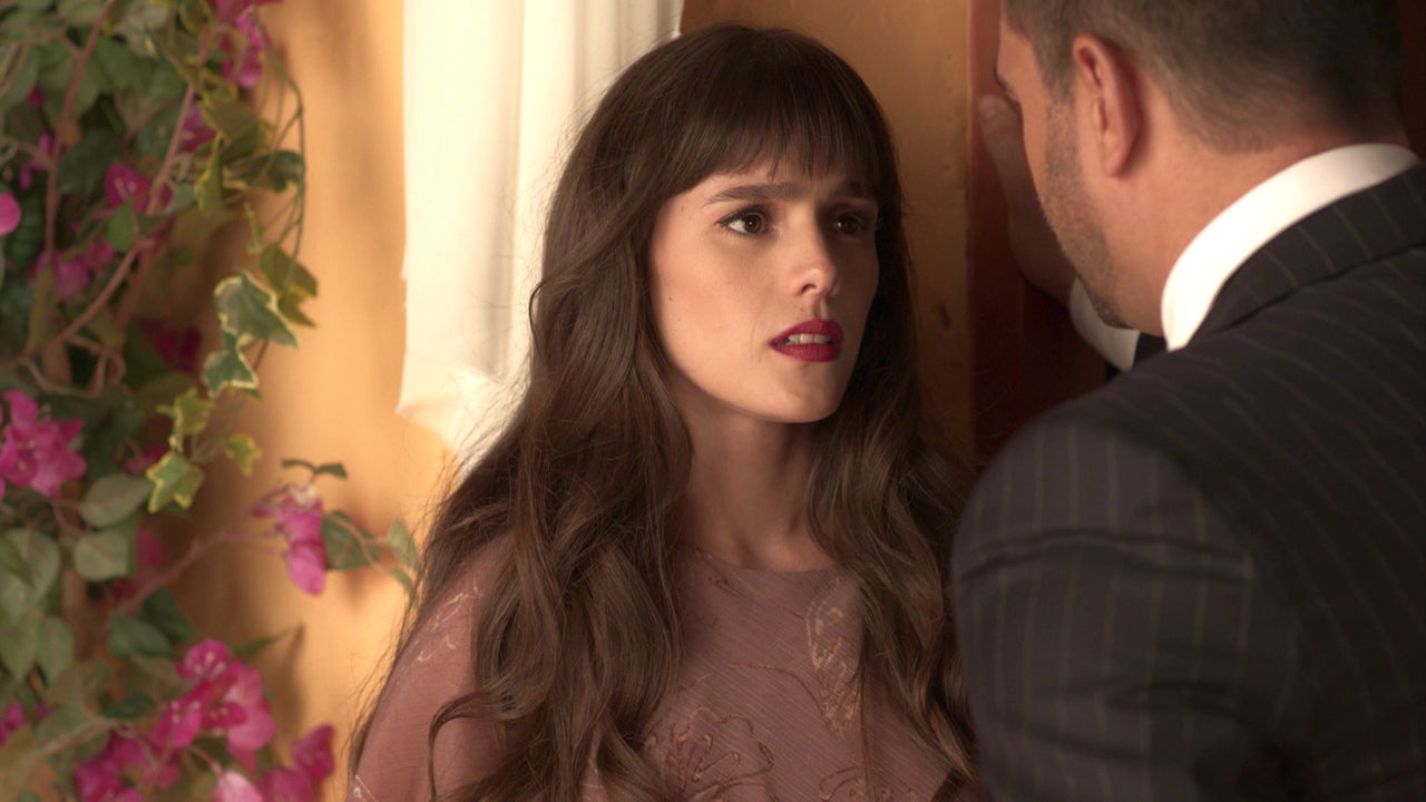 David y Julia se dejan llevar por sus sentimientos ante los ojos de Patricia David y Julia se dejan llevar por sus sentimientos ante los ojos de Patricia