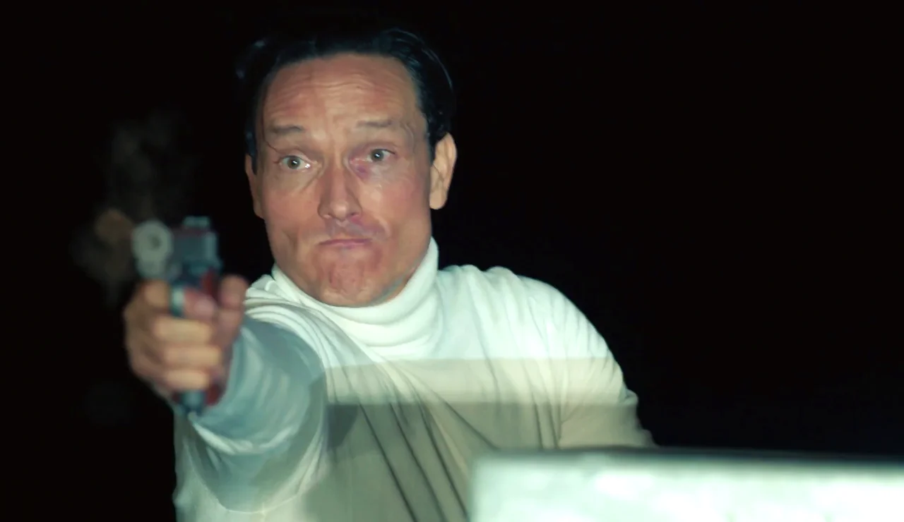 Saúl huye por mar tras un tiroteo con la policía que se cobra una nueva víctima: ha muerto Méndez