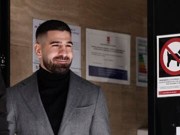 Ilia Topuria, a su salida el mi&eacute;rcoles del Juzgado de Violencia Sobre la Mujer de M&oacute;stoles