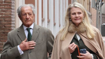 Philippe Junot y Nina Wendelboe-Larsen en el bautizo de su nieta Philippa