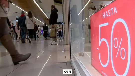 El primer fin de semana de rebajas llena las tiendas: el 86% de los consumidores comprará algo estos días El primer fin de semana de rebajas llena las tiendas: el 86% de los consumidores comprará algo estos días