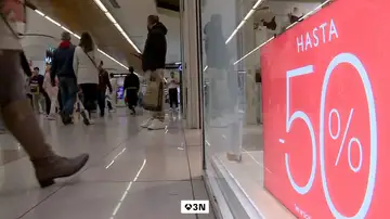 El primer fin de semana de rebajas llena las tiendas: el 86% de los consumidores comprará algo estos días El primer fin de semana de rebajas llena las tiendas: el 86% de los consumidores comprará algo estos días