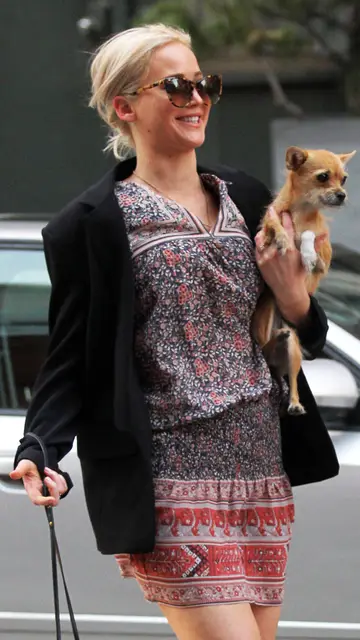Jennifer Lawrence con su perro Jennifer Lawrence con su perro