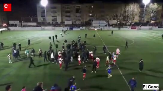 V&Iacute;DEO: Batalla campal tras un derbi de Tercera Catalana en El Masnou