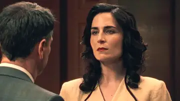 Gabriel amenaza a Isabel: si testifica en favor de los De la Reina, su familia lo pagará muy caro Gabriel amenaza a Isabel: si testifica en favor de los De la Reina, su familia lo pagará muy caro