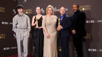 Owen Cooper, Erin Doherty, Hannah Walters, Stephen Graham y Ashley Walters, actores de Adolescencia en los Premios Globos de Oro 2026