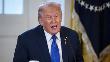 Trump dice que el Ejército de EEUU está "analizando muy seriamente" intervenir en Irán Trump dice que el Ejército de EEUU está "analizando muy seriamente" intervenir en Irán