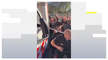 Un vehículo irrumpe en la protesta Un vehículo irrumpe en la protesta