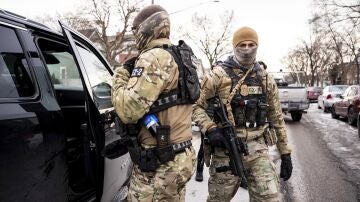 La Administraci&oacute;n Trump enviar&aacute; "cientos" de agentes m&aacute;s a Minneapolis ante las protestas contra el ICE