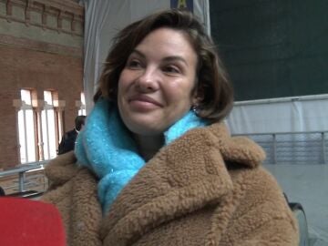 Jessica Bueno hablando con la prensa