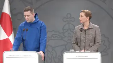 El primer ministro groenlandés, Jens-Frederik Nielsen y la primera ministra danesa, Mette Frederiksen' en una rueda de prensa. El primer ministro groenlandés, Jens-Frederik Nielsen y la primera ministra danesa, Mette Frederiksen' en una rueda de prensa.