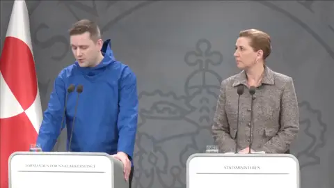 El primer ministro groenlandés, Jens-Frederik Nielsen y la primera ministra danesa, Mette Frederiksen' en una rueda de prensa. El primer ministro groenlandés, Jens-Frederik Nielsen y la primera ministra danesa, Mette Frederiksen' en una rueda de prensa.