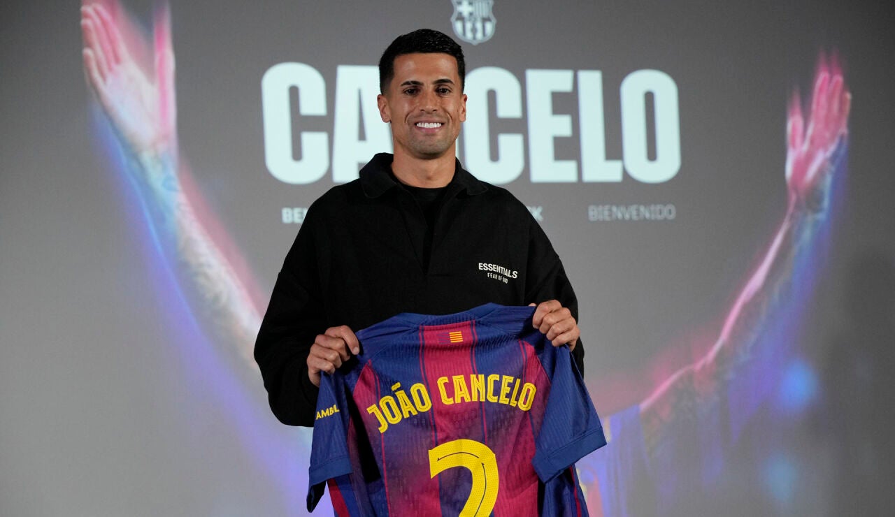 Cancelo, presentado con el Barcelona