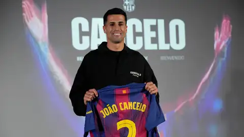 Cancelo, presentado con el Barcelona Cancelo, presentado con el Barcelona