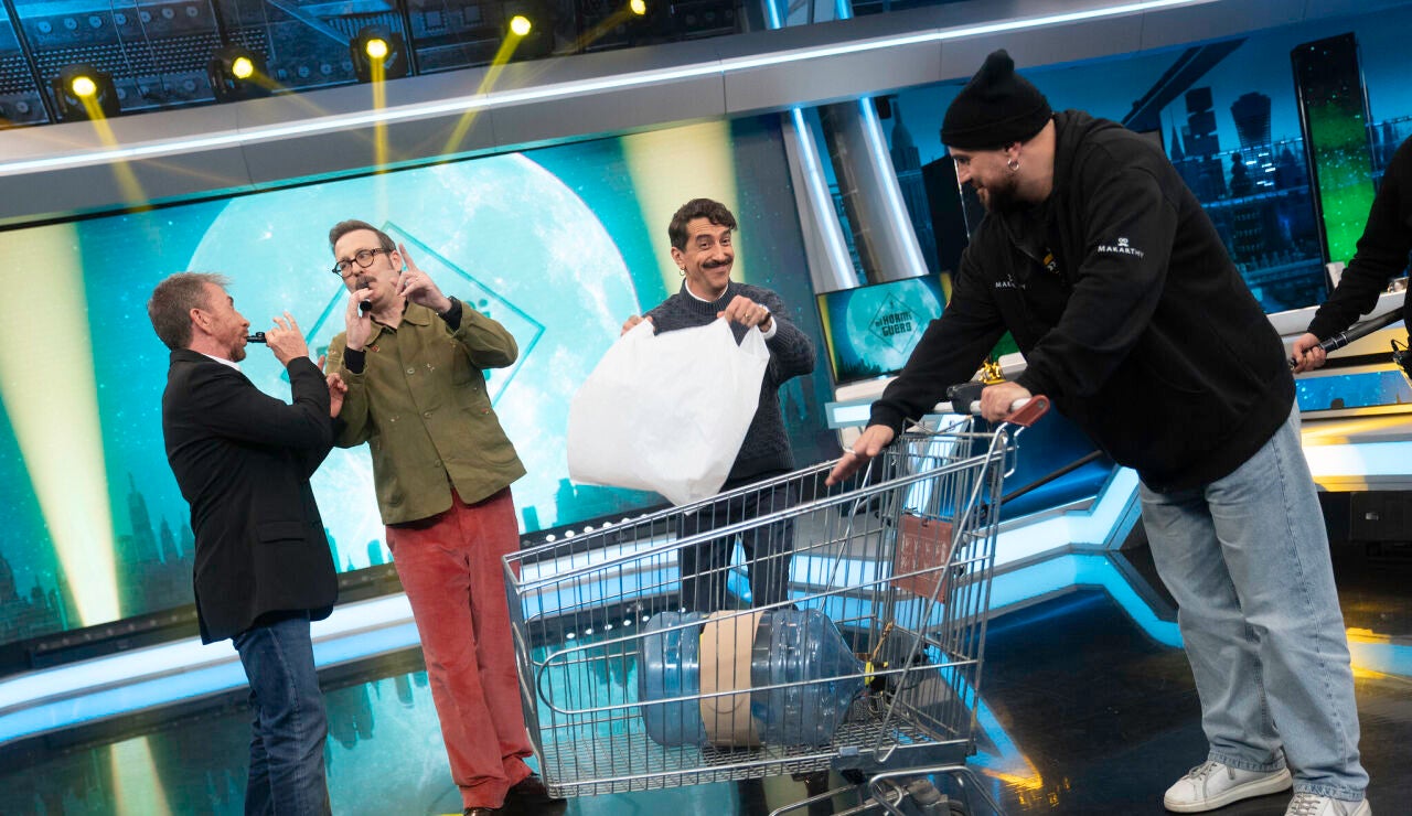 &iexcl;Concierto de kazoos! Marron nos muestra el potencial del instrumento estrella para estos carnavales