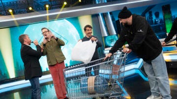 &iexcl;Concierto de kazoos! Marron nos muestra el potencial del instrumento estrella para estos carnavales