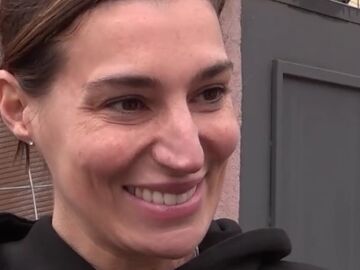 Eugenia Osborne ante los micr&oacute;fonos