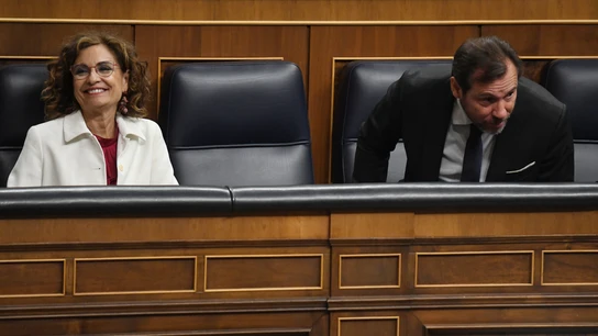 La vicepresidenta primera y ministra de Hacienda, María Jesús Montero y el ministro de Transportes y Movilidad Sostenible, Óscar Puente La vicepresidenta primera y ministra de Hacienda, María Jesús Montero y el ministro de Transportes y Movilidad Sostenible, Óscar Puente
