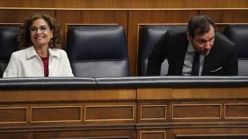 La vicepresidenta primera y ministra de Hacienda, Mar&iacute;a Jes&uacute;s Montero y el ministro de Transportes y Movilidad Sostenible, &Oacute;scar Puente