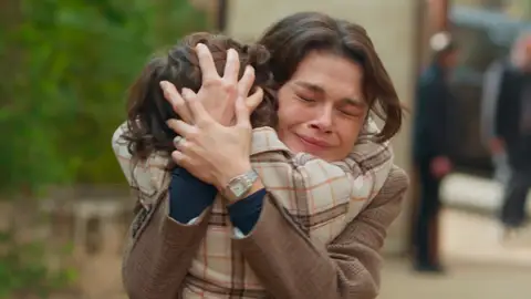 Salvar a su hijo será la batalla más dura de Alya, ¿podrá escapar de los Albora? Salvar a su hijo será la batalla más dura de Alya, ¿podrá escapar de los Albora?