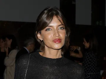 Sara Carbonero recibe el alta y vuelve a Madrid acompañada de su pareja, Jota Cabrera Sara Carbonero recibe el alta y vuelve a Madrid acompañada de su pareja, Jota Cabrera