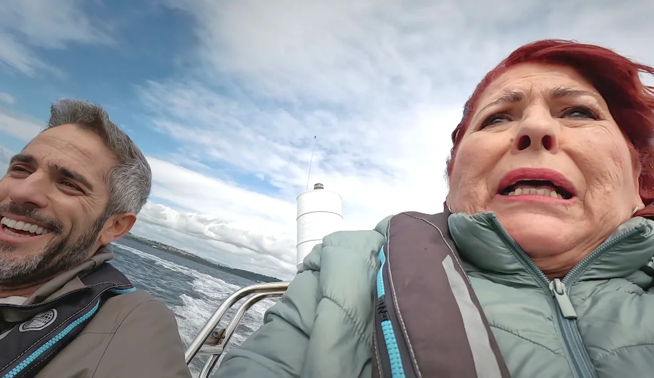 Roberto Leal y Mercedes se enfrentan a una trepidante aventura en mar abierto