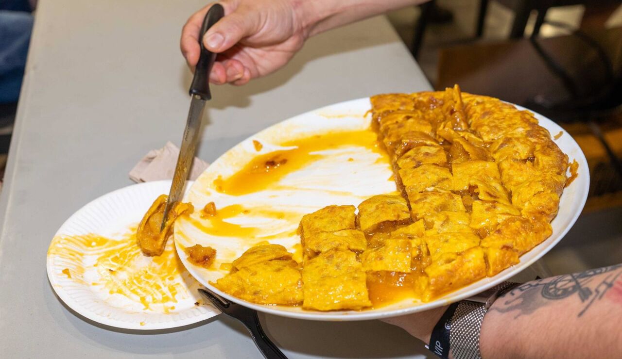 Tortilla contaminada por salmonelosis, posible origen del brote gastrointestinal del instituto de Elvi&ntilde;a (A Coru&ntilde;a)